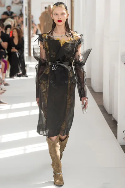 Look 11